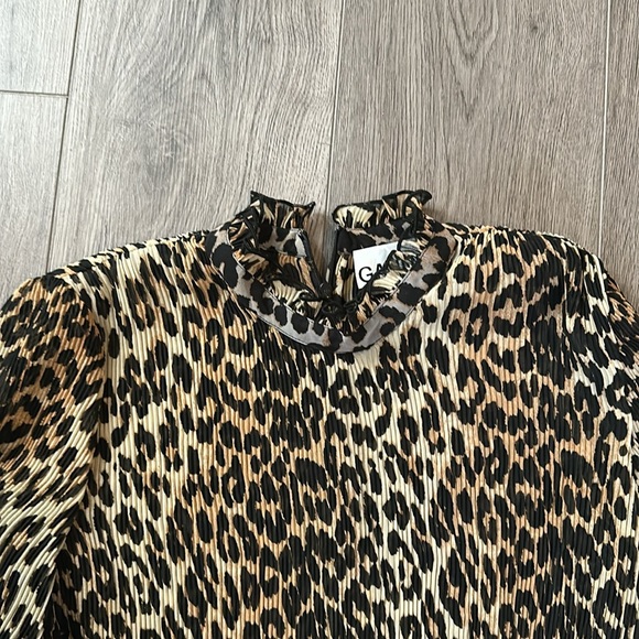 Ganni Pleated Leopard Print Georgette High Neck Blouse - Picture 3 of 6